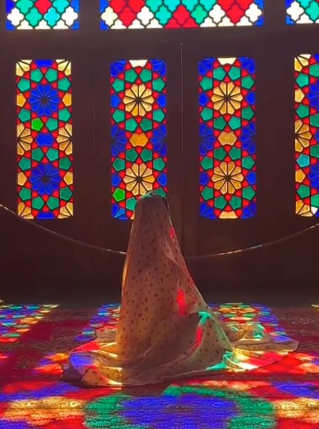 伊朗一夜翻篇，头巾压迫宣告终结！